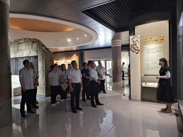 河北省建筑業(yè)協(xié)會(huì)黨支部聯(lián)合公司黨委組織參觀藁城梅花慘案紀(jì)念館